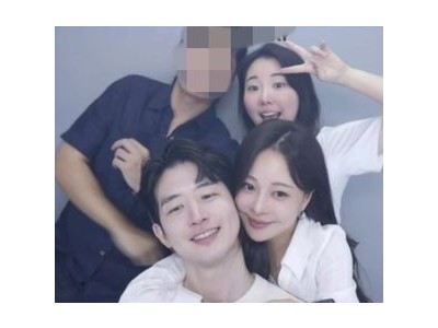 아옳이 남친과 동생 커플과 함께 넷컷 찍었네