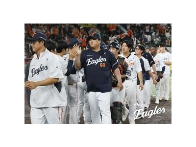류현진 빛나는 한화 4연승 두산 맞서 승리